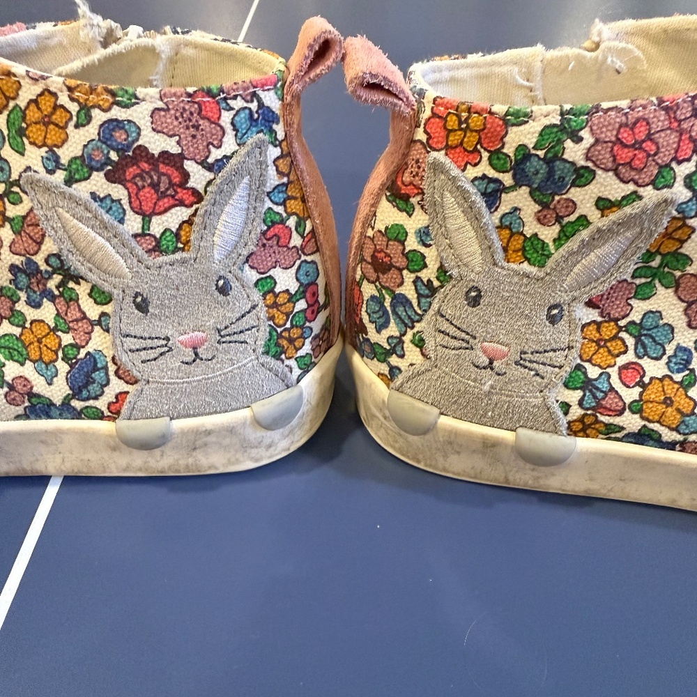 Size 32/US 1 Mini Boden High Tops in Bunny Floral - Picture 6 of 11